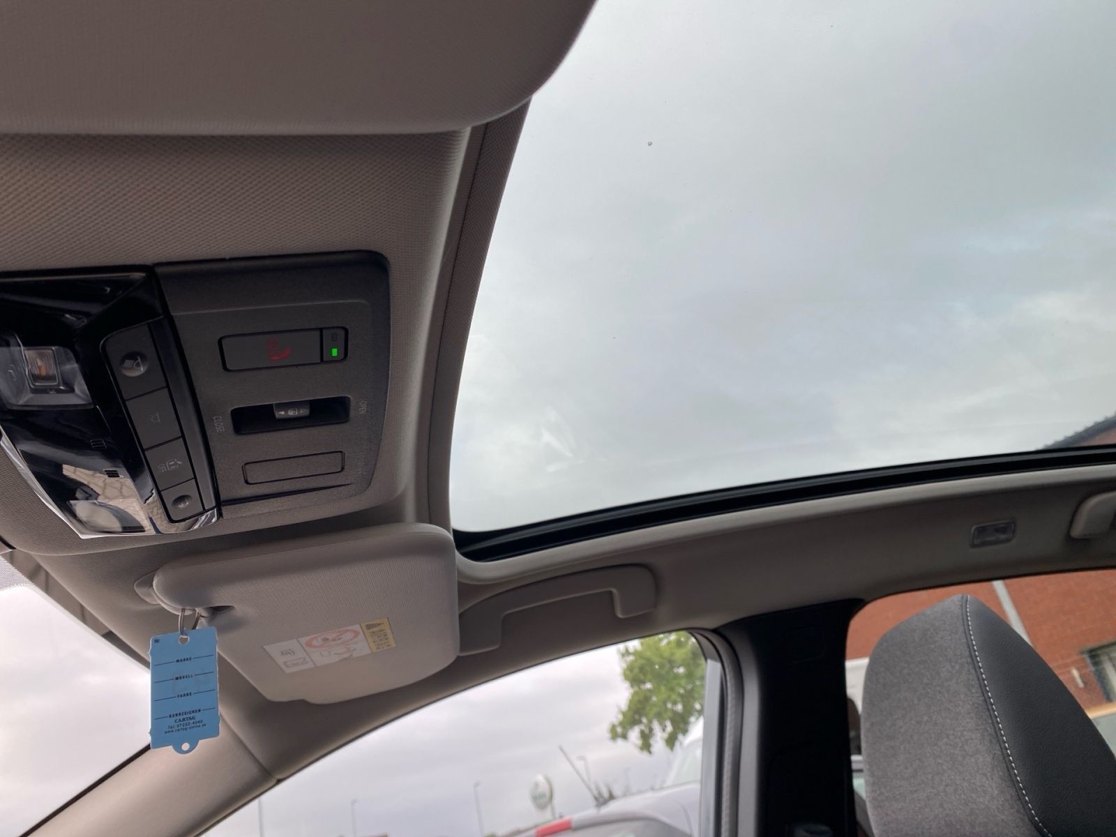 Fahrzeugabbildung Nissan Qashqai 1.3 DIG-T AT MHEV N-Connecta *Pano*360'*