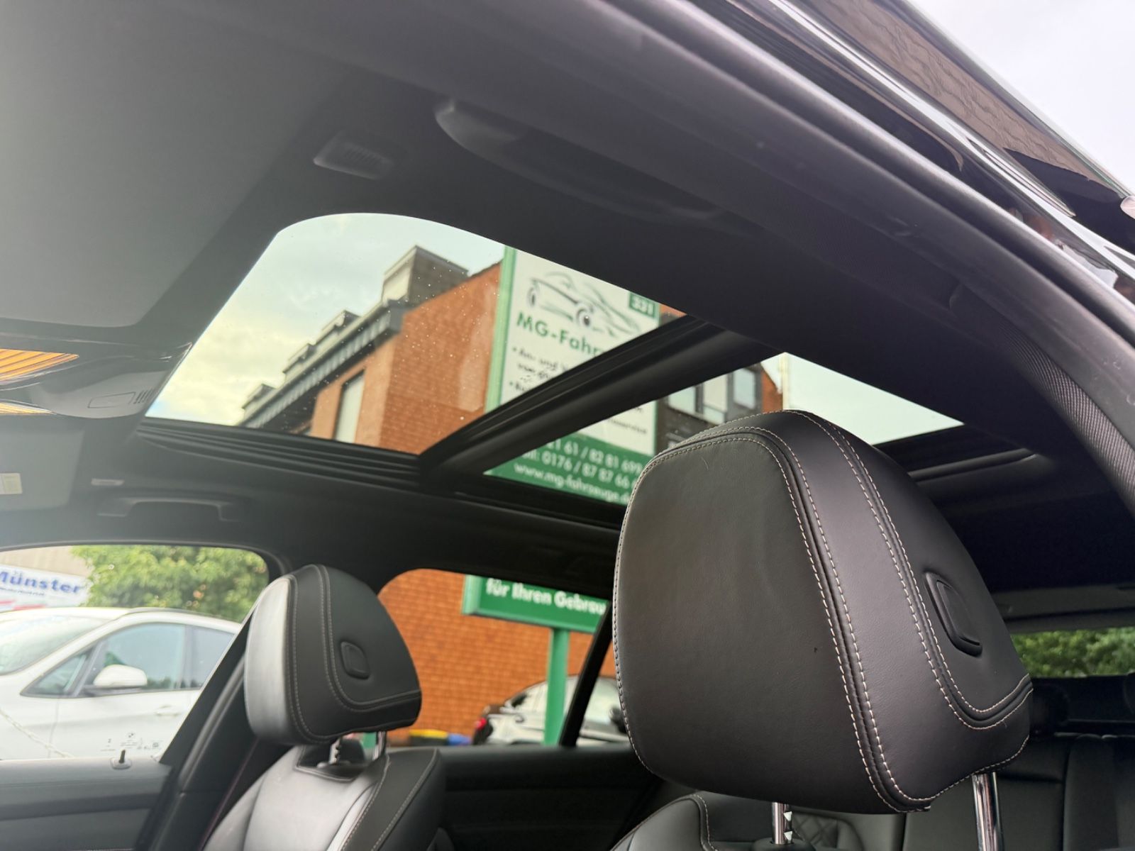 Fahrzeugabbildung BMW 330d xDrive Touring M SPORT PRO PANO STANDH. AHK