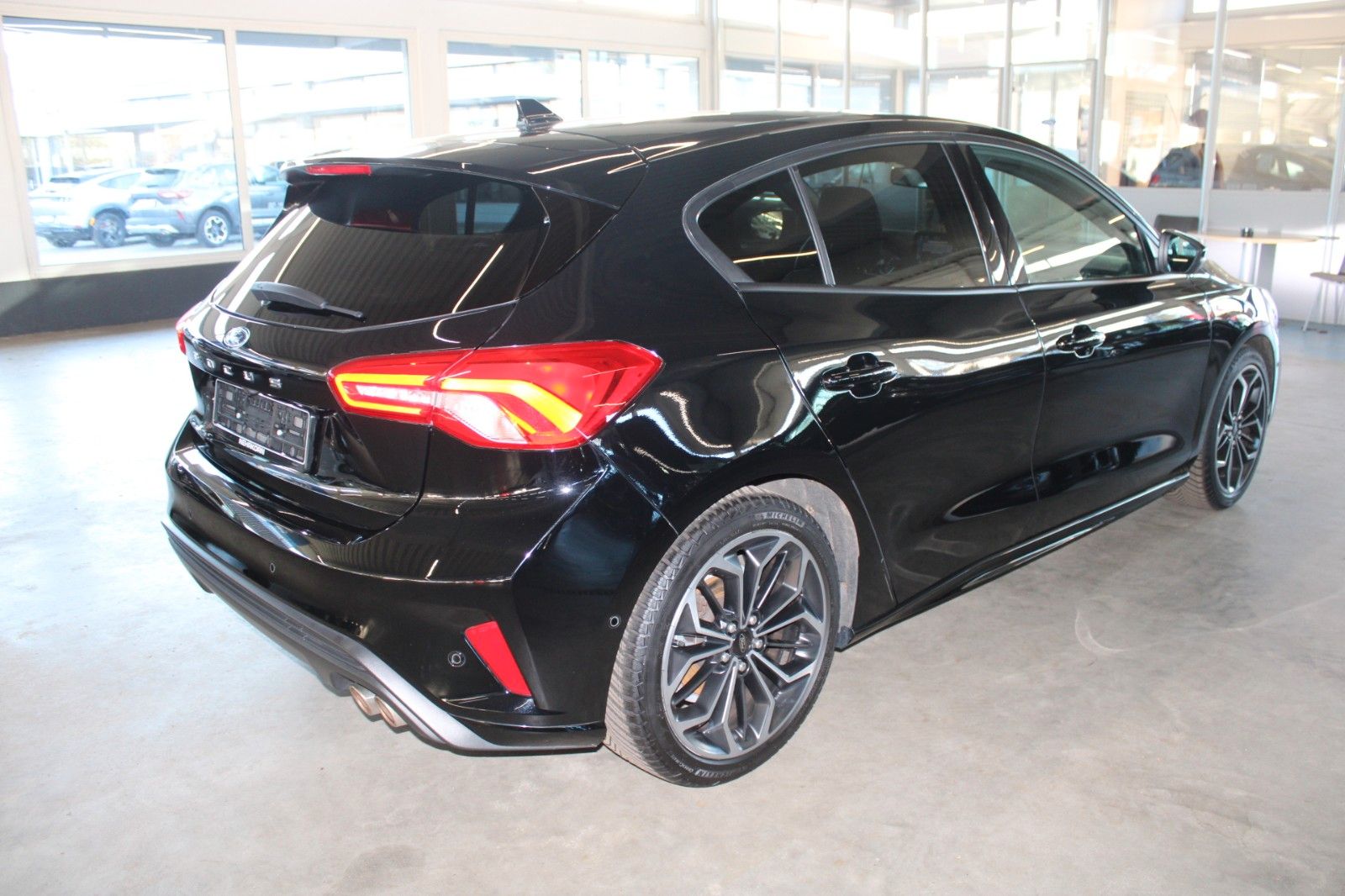 Fahrzeugabbildung Ford Focus 134kW ST-Line LED NAVI CAM WinterPaket