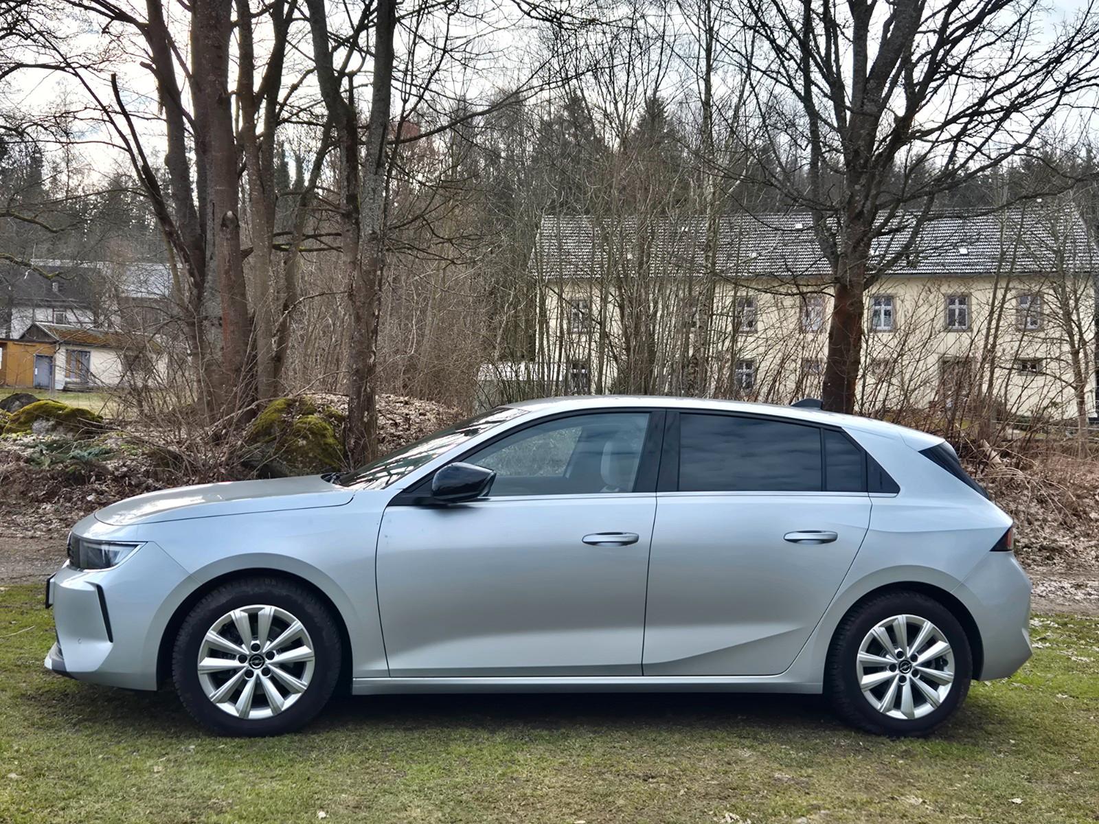 Opel Astra 1,2 Turbo Elegance  NAVI*CAM 180°*LED*AGR*