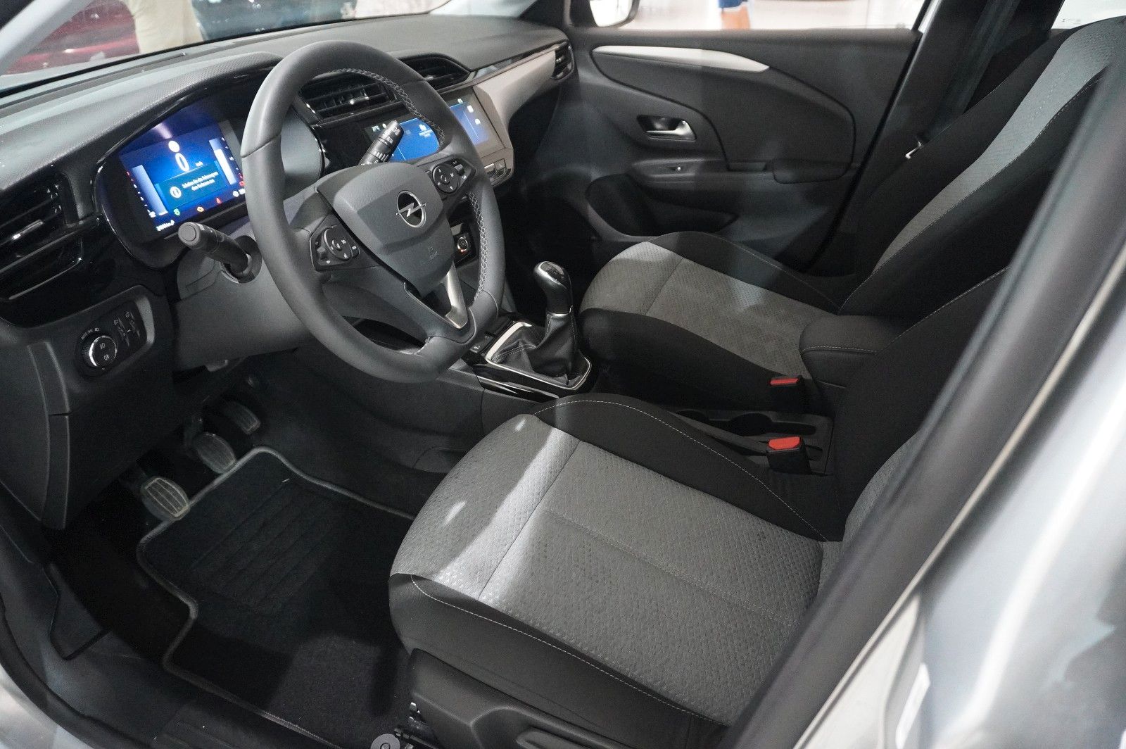 Fahrzeugabbildung Opel Corsa F 1.2 FACELIFT NAVI/LED/KAMERA/VIRTU./DAB+