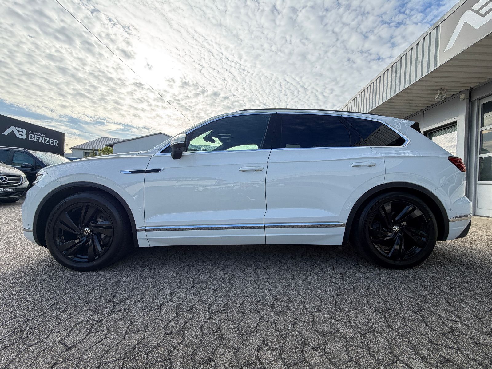 Fahrzeugabbildung Volkswagen Touareg SPORT/ 4Motion/VIRTUAL/AMBIENT/360''KAM