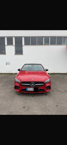 MERCEDES-BENZ Mercedes-Benz A180d AMG Line Panorama Kame...