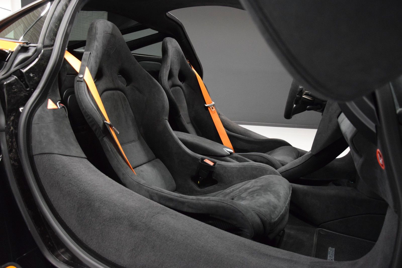 Fahrzeugabbildung McLaren 750S Black Pack / Lift Schale B&W Aero Kamera