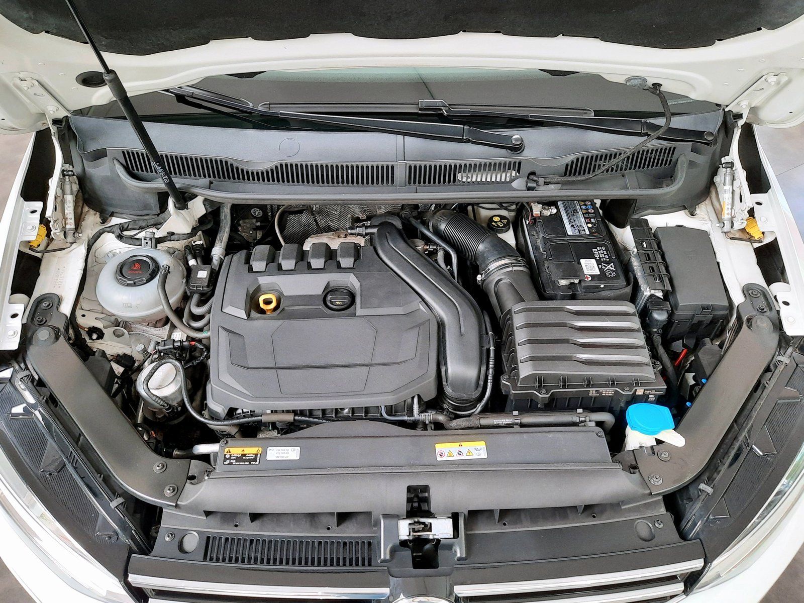 Fahrzeugabbildung Volkswagen Touran Highline TSI *AHK*Panodach*LED*PDC*Navi*
