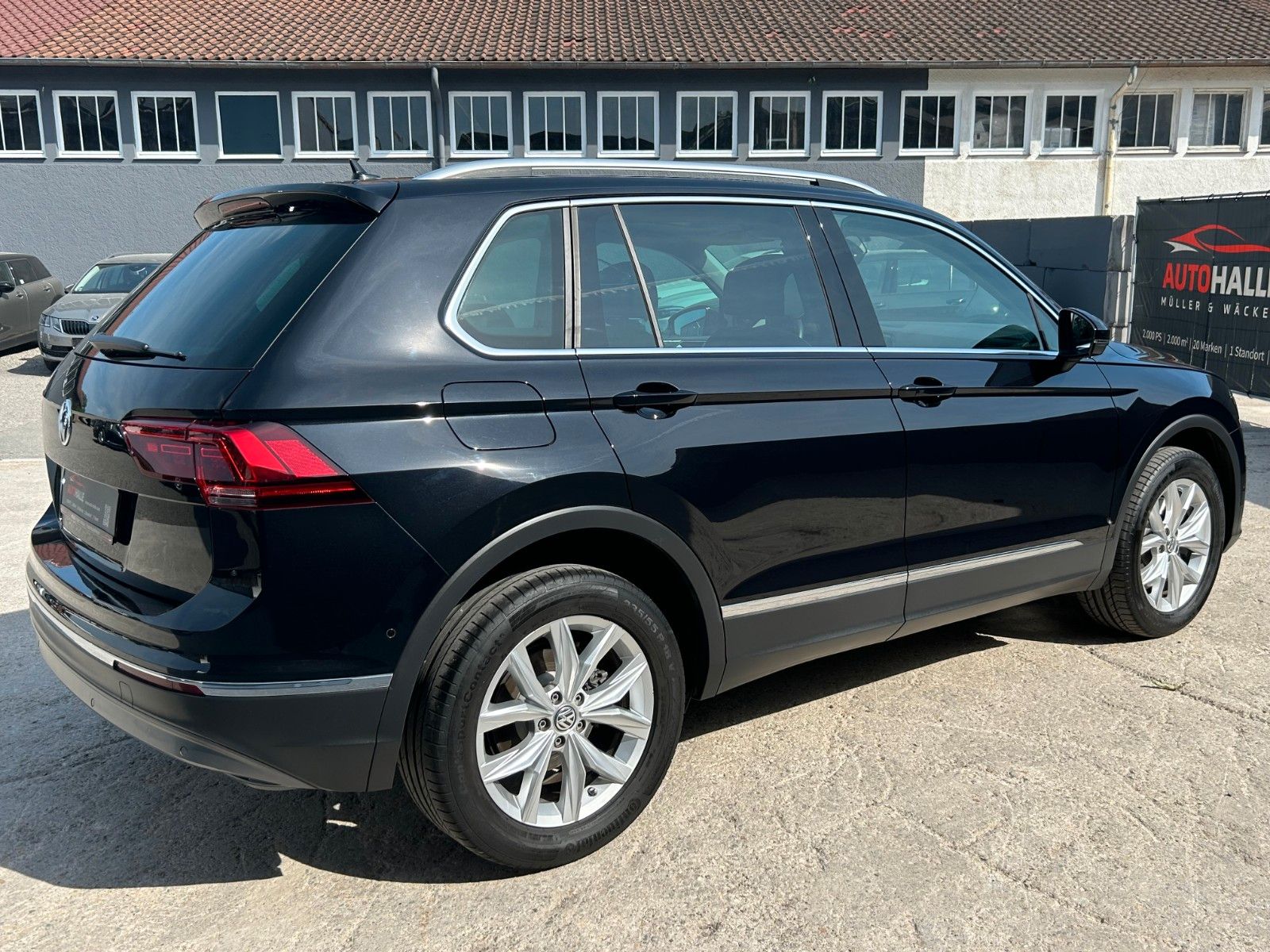 Fahrzeugabbildung Volkswagen Tiguan 2.0 TSI DSG Highline 4M Kamera Leder ACC