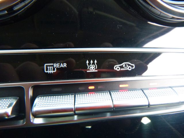 Fahrzeugabbildung Mercedes-Benz C 180 CGI Lim >AUT/NAV/LED/SHZ/PDC/KAM/Distronic