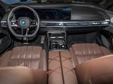 BMW M760e xDrive Pano SkyLounge Massage DAProf PAPro - BMW M760 mit Panoramadach