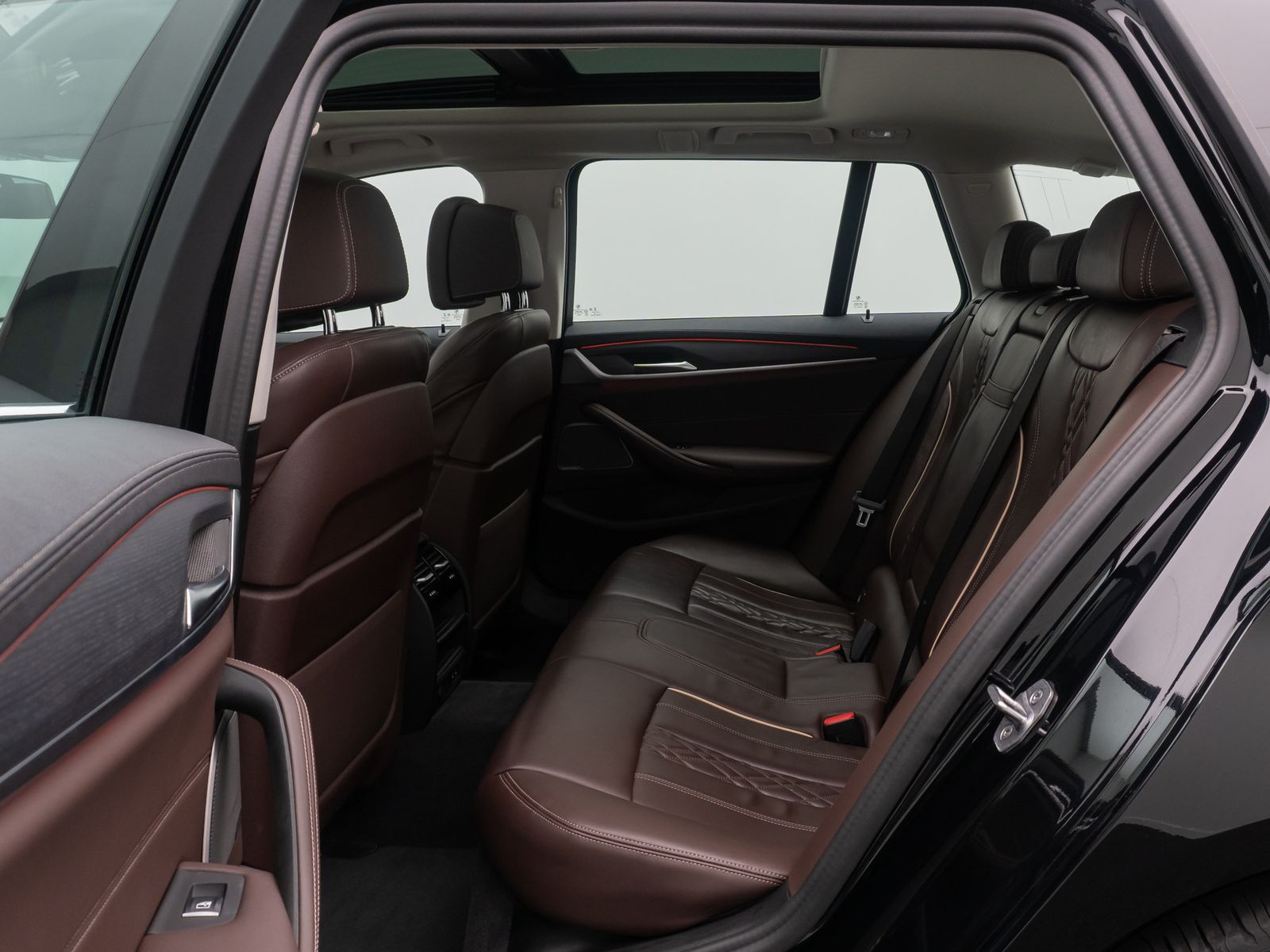 Fahrzeugabbildung BMW 530d Luxury Line HUD DAB H/K Panorama Individual