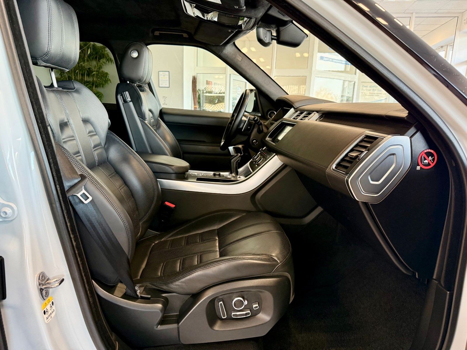 Fahrzeugabbildung Land Rover Range Rover Sport 3.0 SDV6 Autobiography Dynamic
