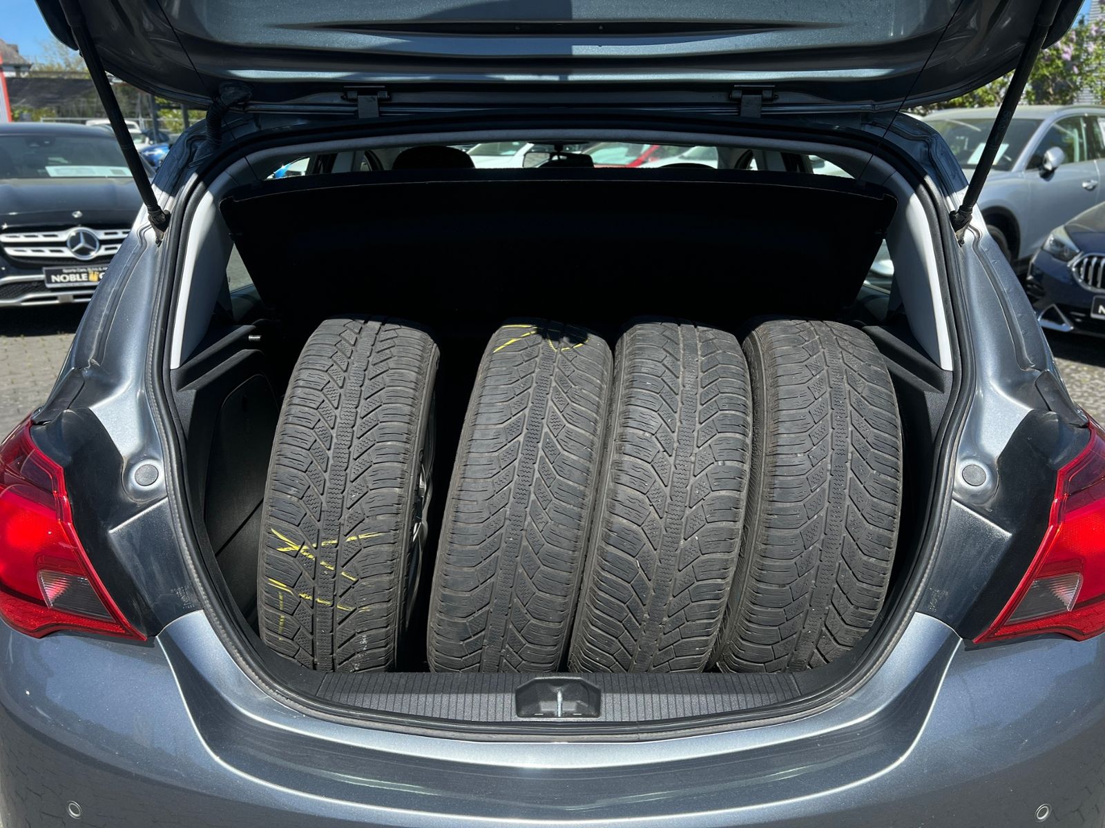 Fahrzeugabbildung Opel Corsa E Edition KLIMA SHZ LKHZ ALU