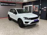 Volkswagen Touareg V6 TDI 4Motion / Leder / AHK / TÜV NEU - VW Touareg in Duisburg