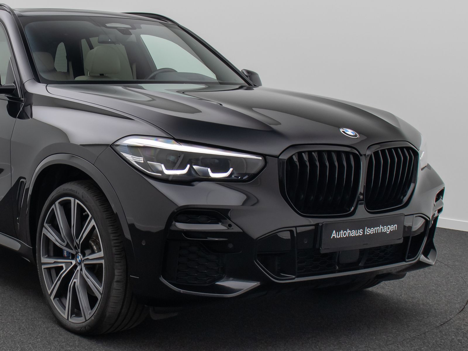 Fahrzeugabbildung BMW X5 xD30d M Sport 360°SoftCl HUD Panorama Belüftu