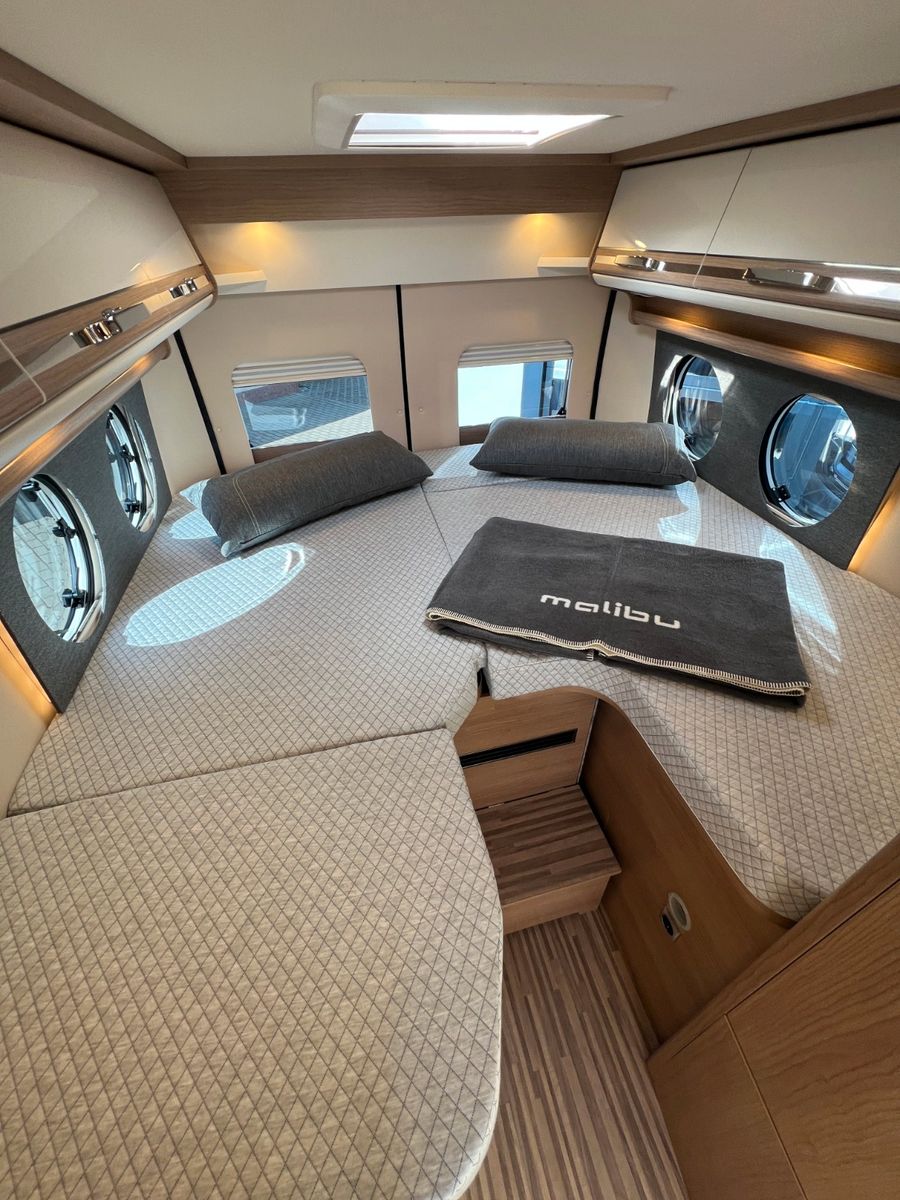 Fahrzeugabbildung Malibu Van first class - two rooms GT skyview 640 LE RB