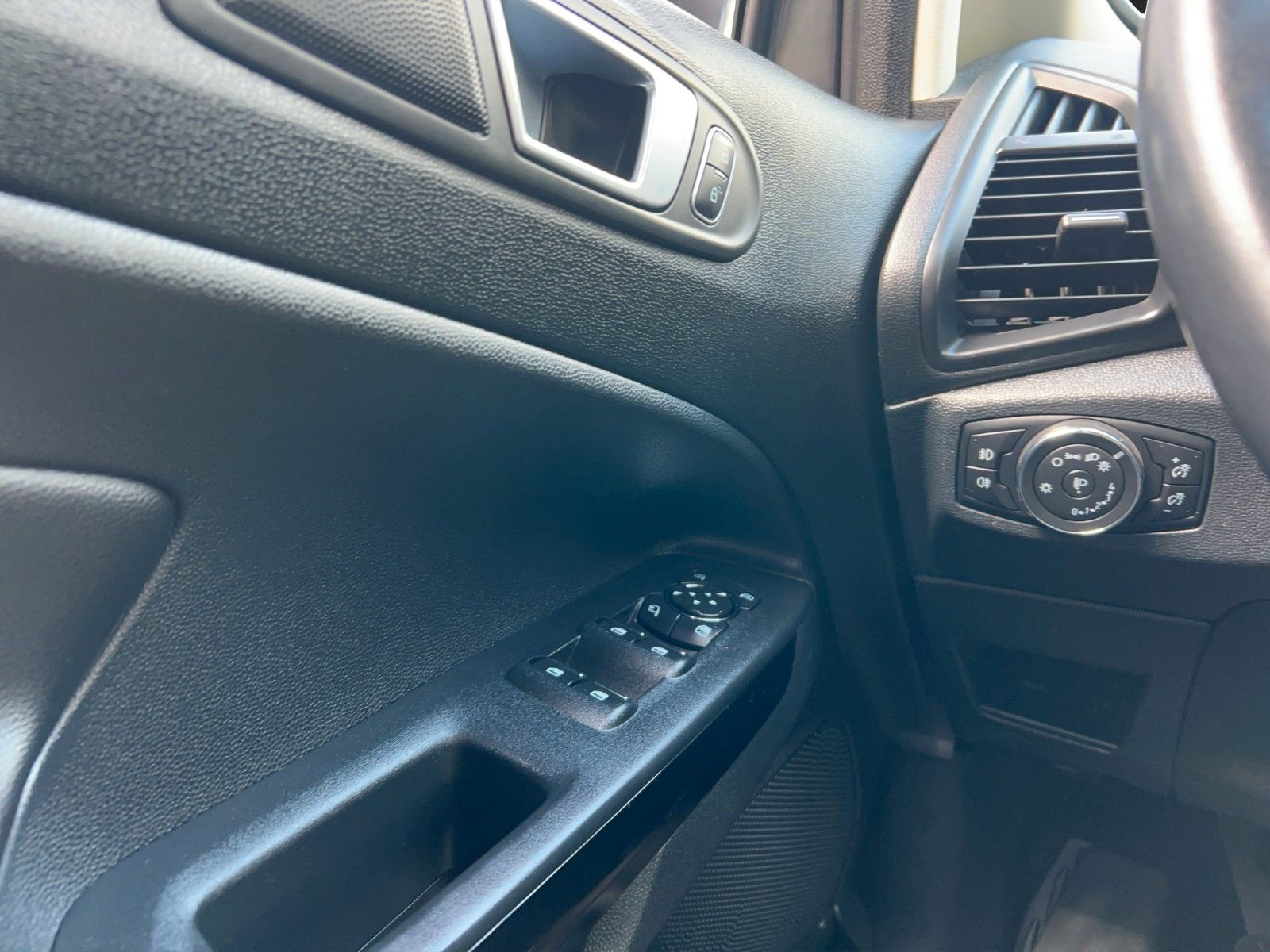 Fahrzeugabbildung Ford EcoSport Titanium Zahnrimmen neu/Service Neu/