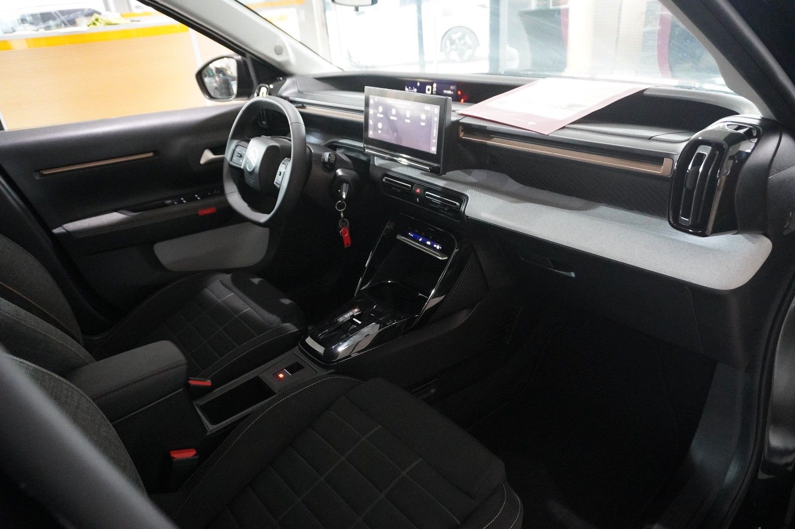 Fahrzeugabbildung Citroën C3 Aircross 1.2 HYBRID PLUS DSC NAVI/LED/KAMERA