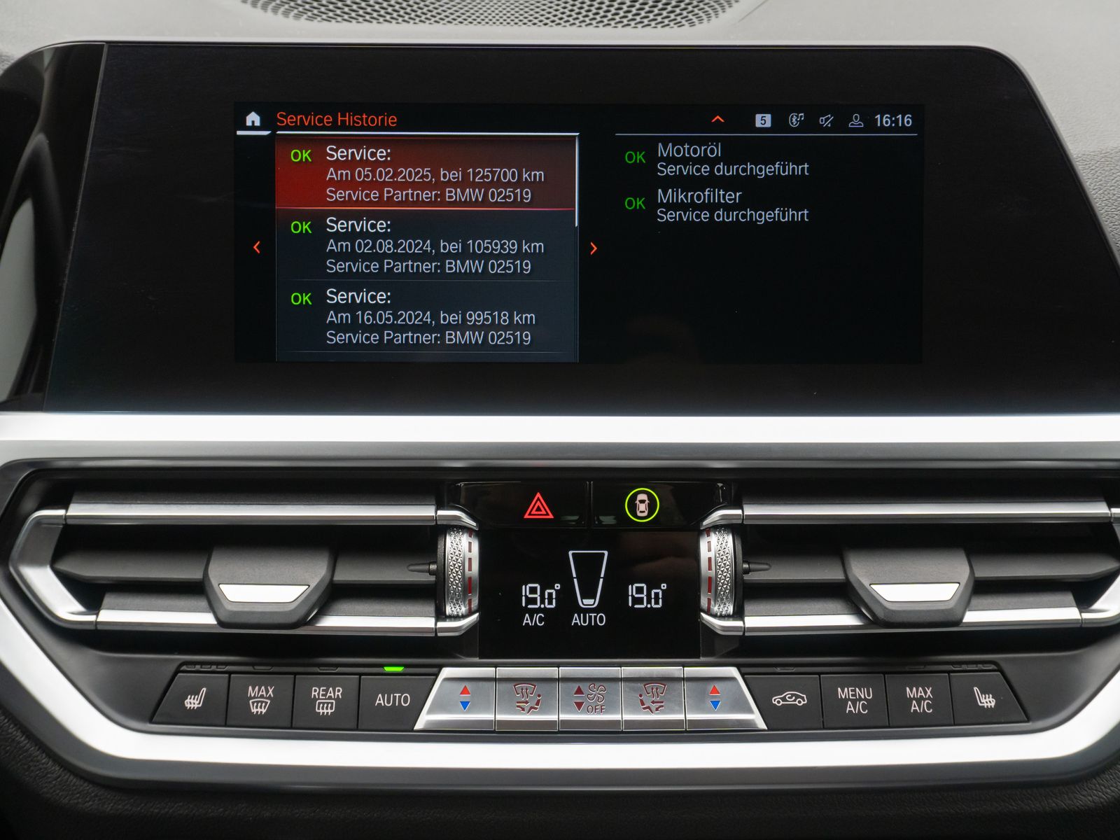 Fahrzeugabbildung BMW 320d HUD 360°DAB Leder Sport HiFi GeschwindigReg