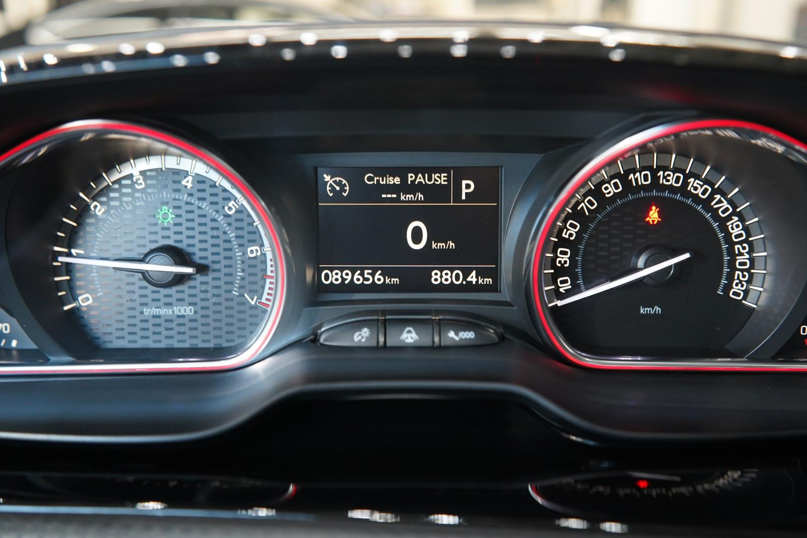 Peugeot 2008 Allure GT-LINE*Pano*Navi*Kam*18 Z.*Automat.