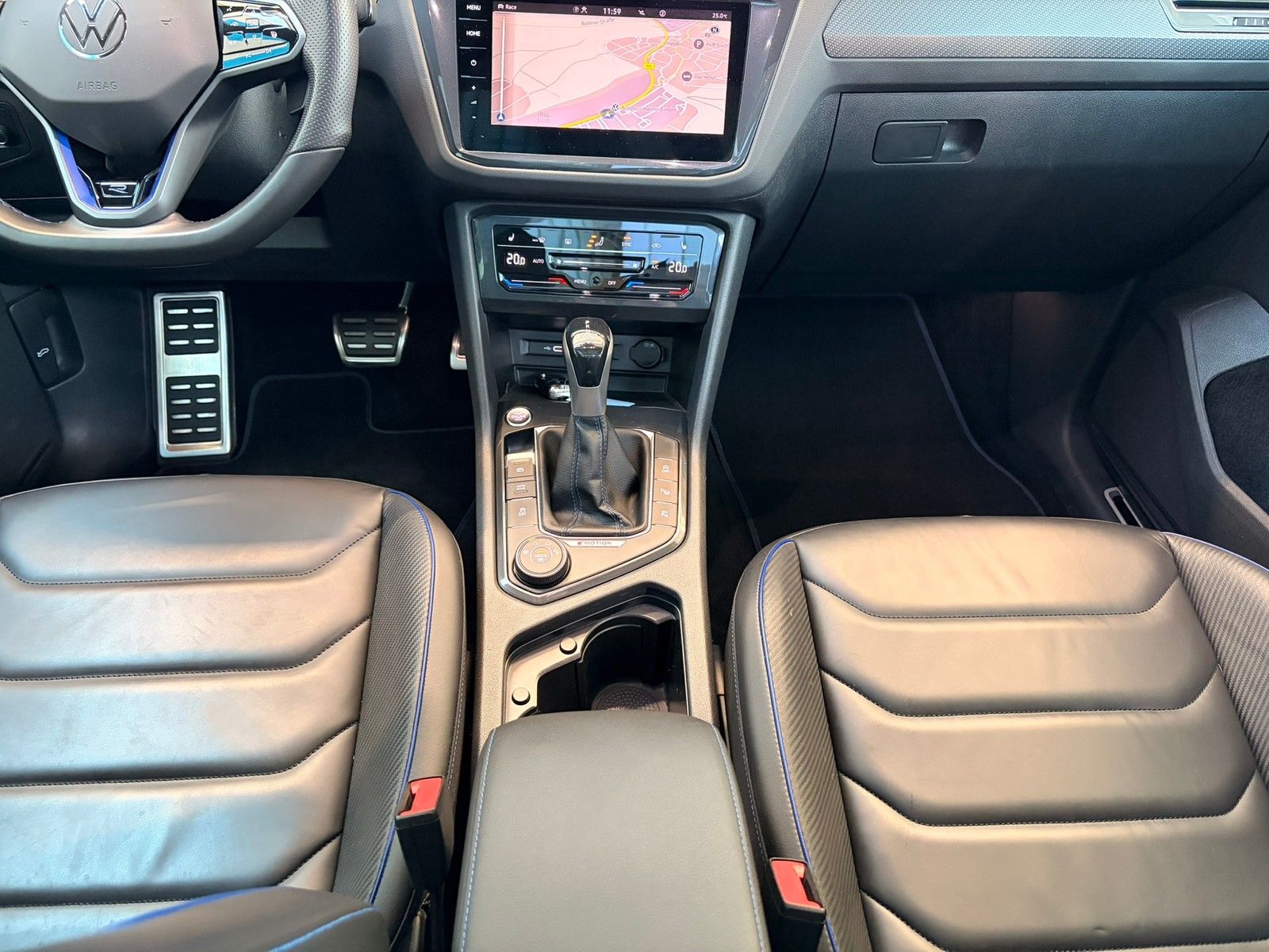 Fahrzeugabbildung Volkswagen Tiguan R 2,0 TSI DSG 4-Motion +AHK + Navi +Leder