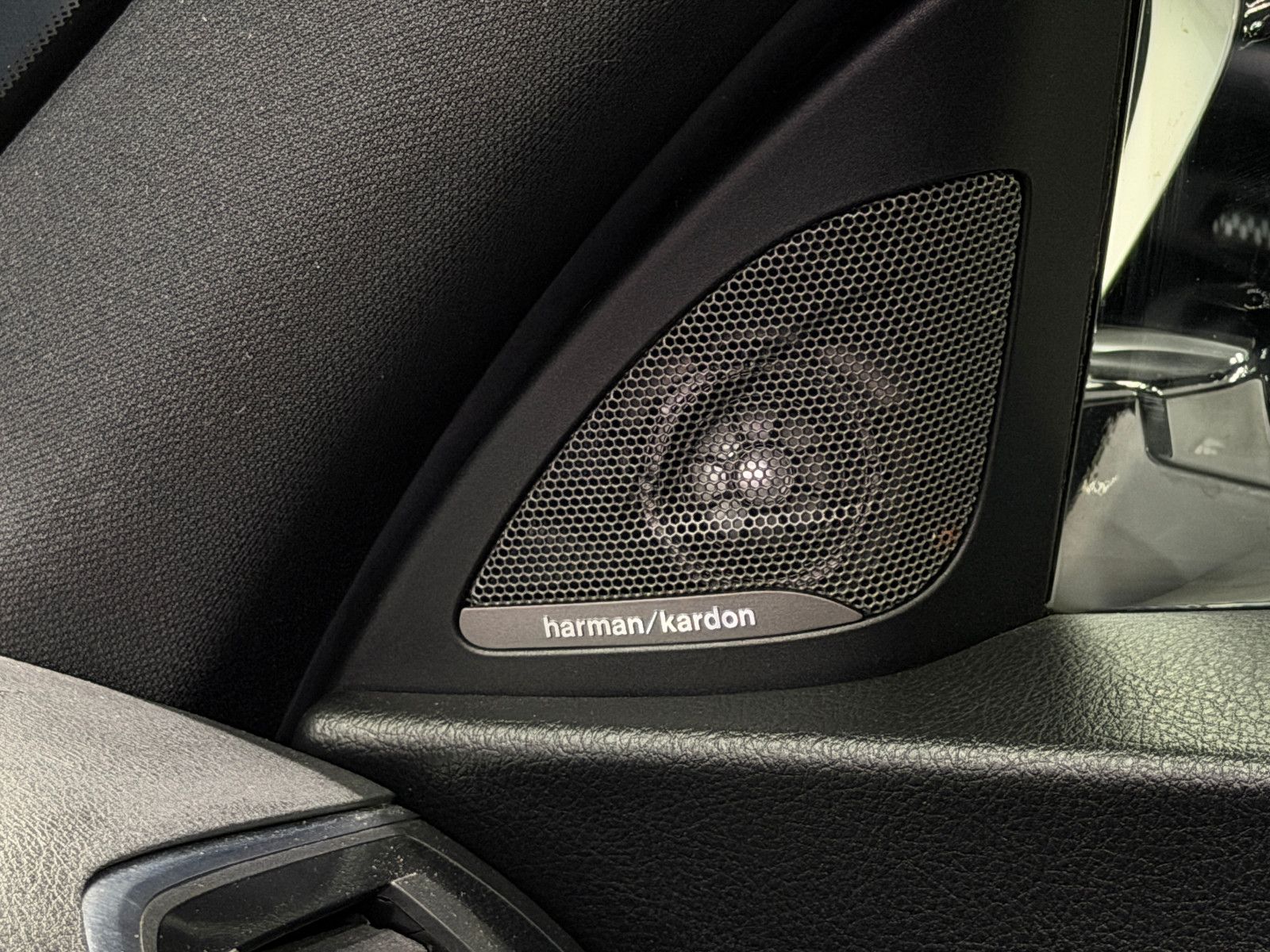 Fahrzeugabbildung BMW M2 Competition|H&K|KW|RF-Kamera|Assistent