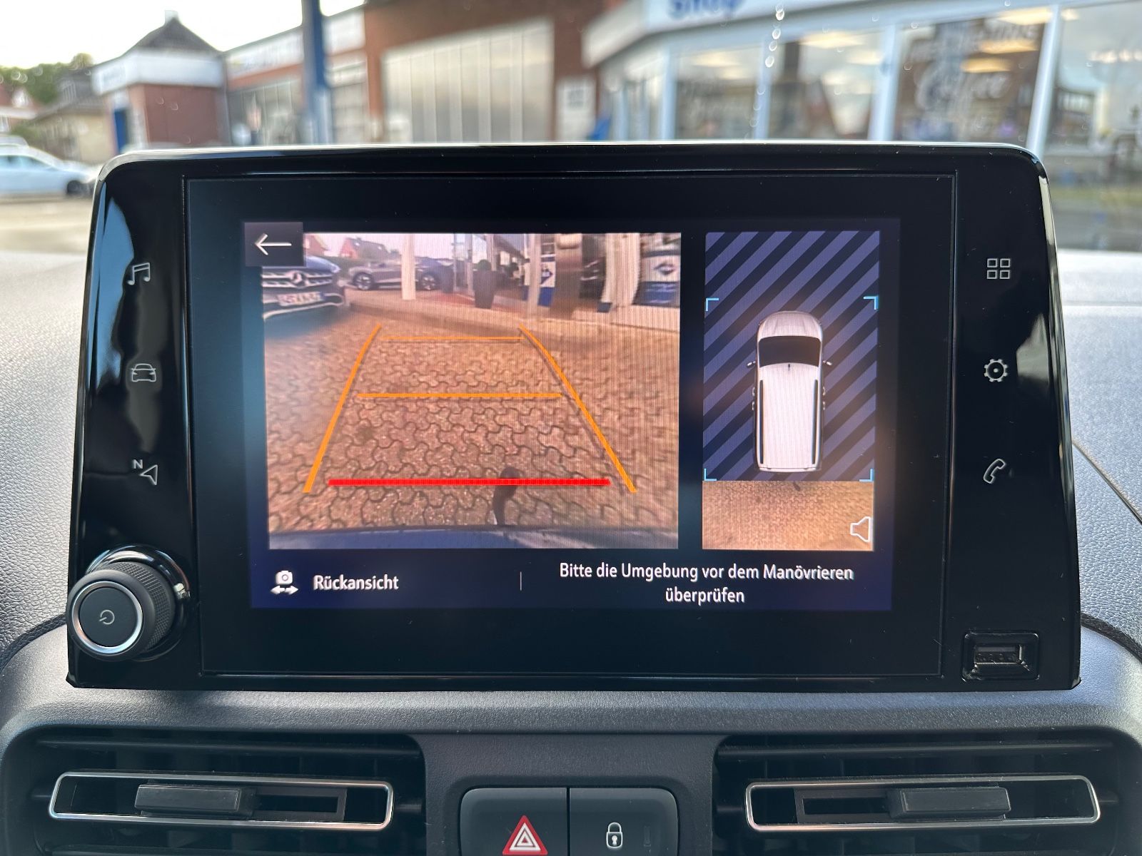 Fahrzeugabbildung Opel Combo Life 1.5 D Edition AHK/SHZG/Parkpilot/GRA