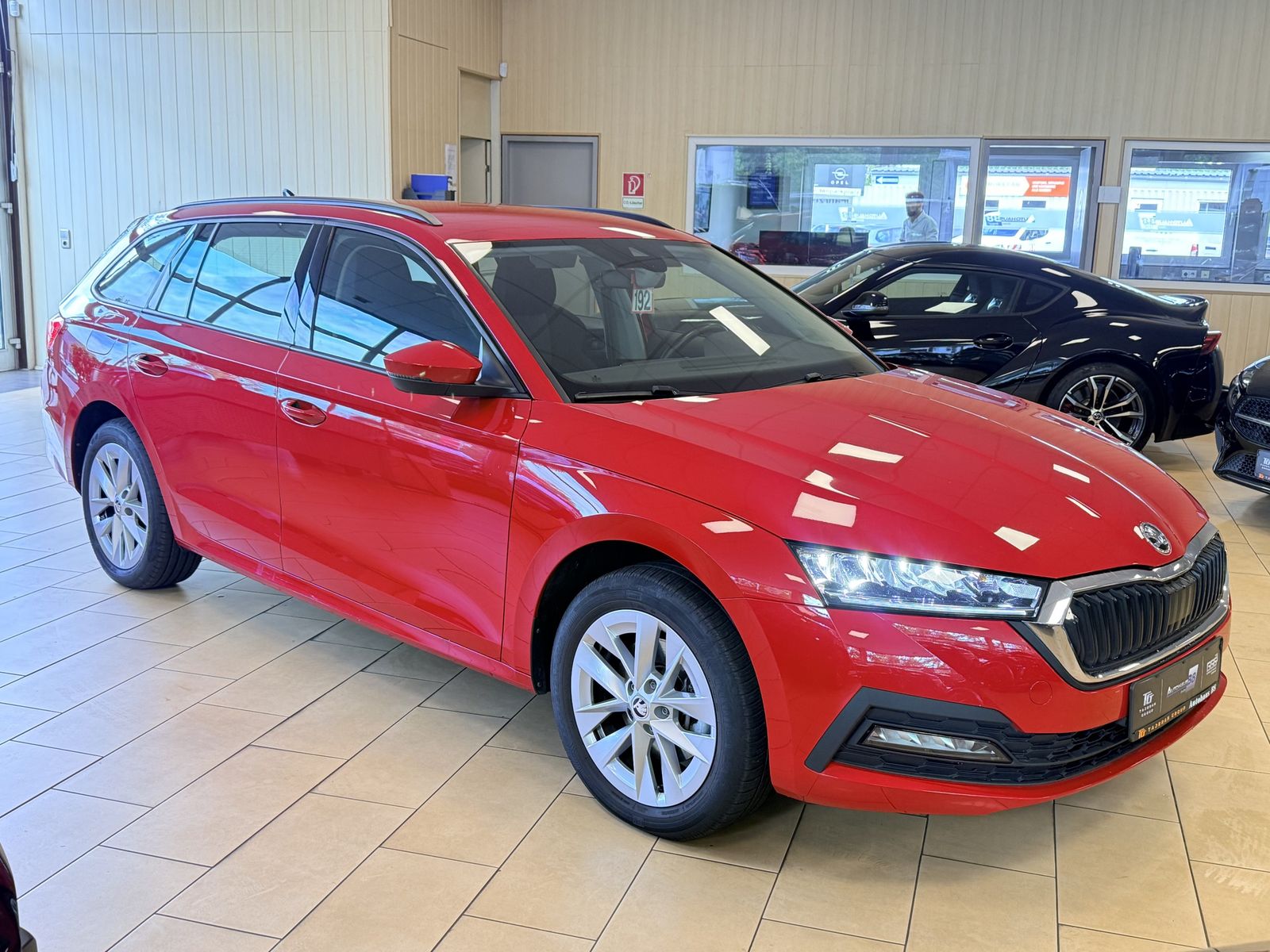 Skoda Octavia PlugIn*Ambition*AHK*Frontass*CarPlay*LED imagem 3