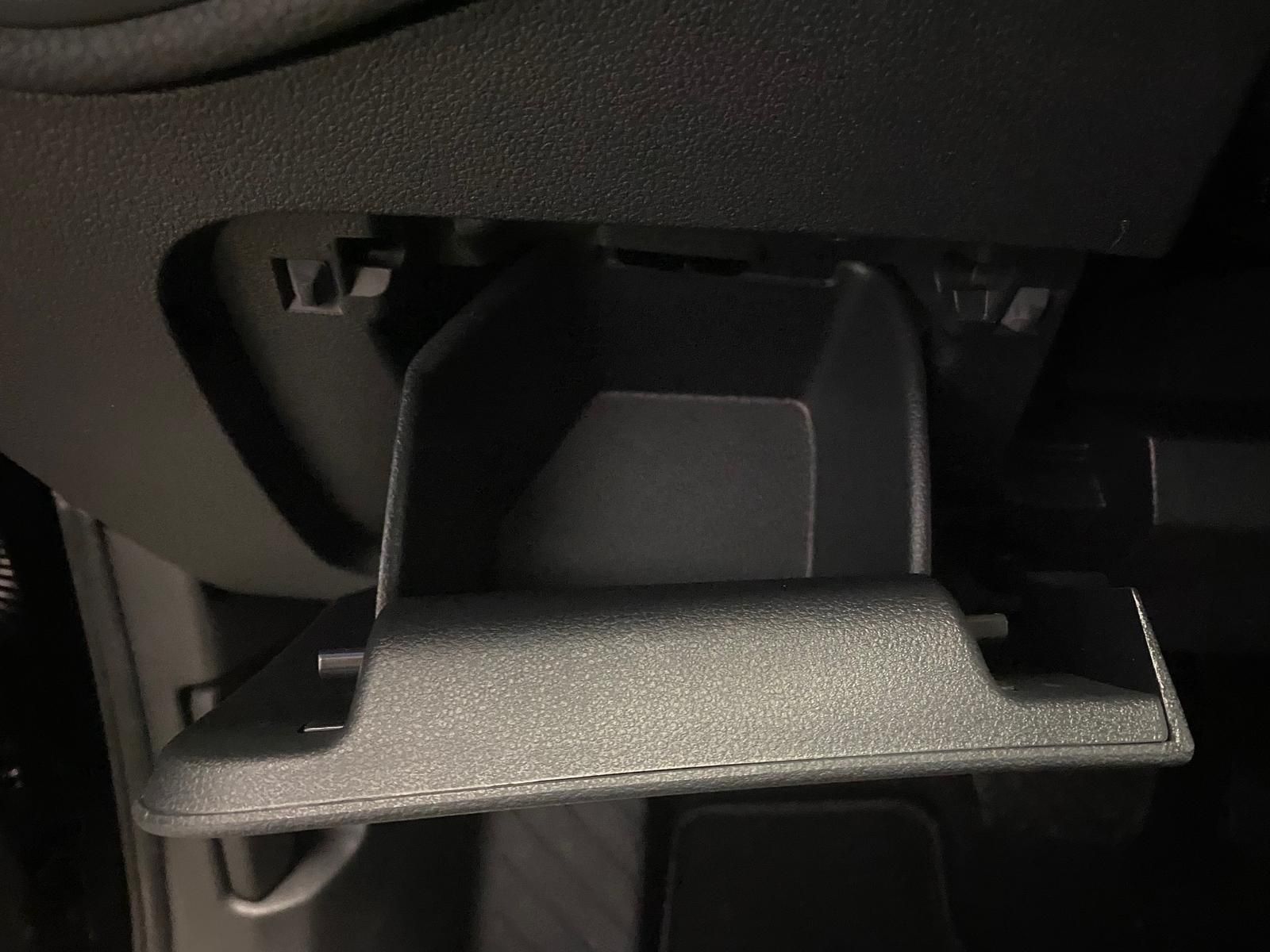 Fahrzeugabbildung Volkswagen Touran 1.5 TSI R-LINE COMFORTLINE DSG+ACC+AHK