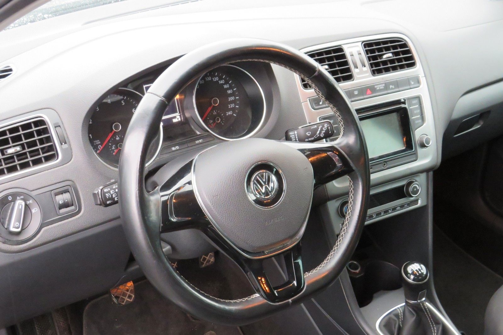 Fahrzeugabbildung Volkswagen Polo V Lounge 4T PDC GJ AHK CLIMATRONIC