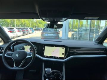 Volkswagen Touareg - 11