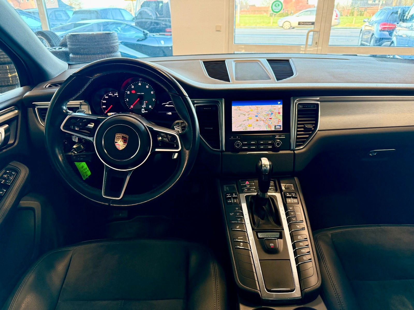 Fahrzeugabbildung Porsche Macan S Panorama, BOSE, DAB, Sportabgasanlage