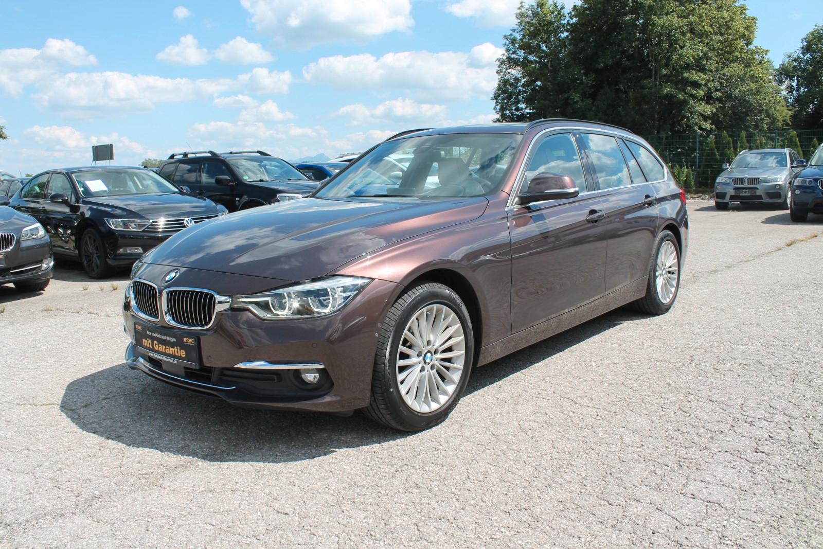BMW 320d  XDRIVE PDC RFK PANO AHK KLIMATR NAVI XENON