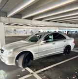 Mercedes-Benz C350 Android  Rück - Frontkameras Apple Carplay - silberne Mercedes-Benz 350