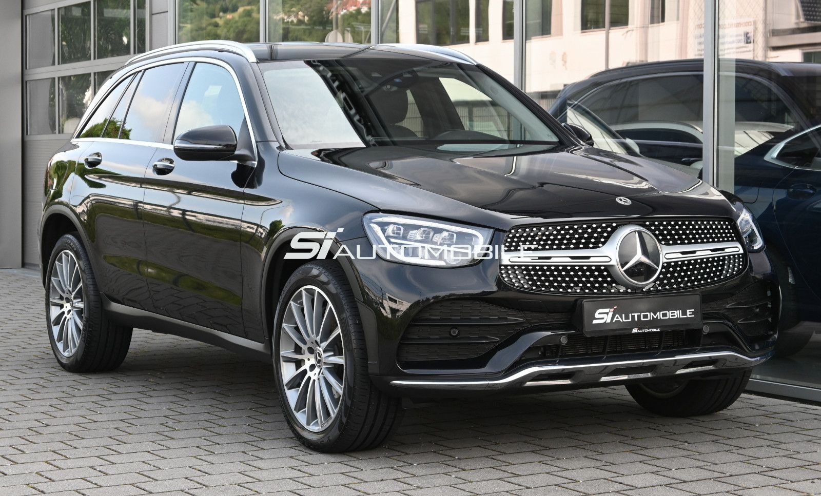 Fahrzeugabbildung Mercedes-Benz GLC 300 de 4MAT. AMG LINE °ACC°HEAD-UP°MEMORY°