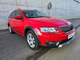 Skoda Octavia Combi Scout 4x4 2.0TDI 150 PS AHK DAB - Skoda: Allradantrieb, Scout