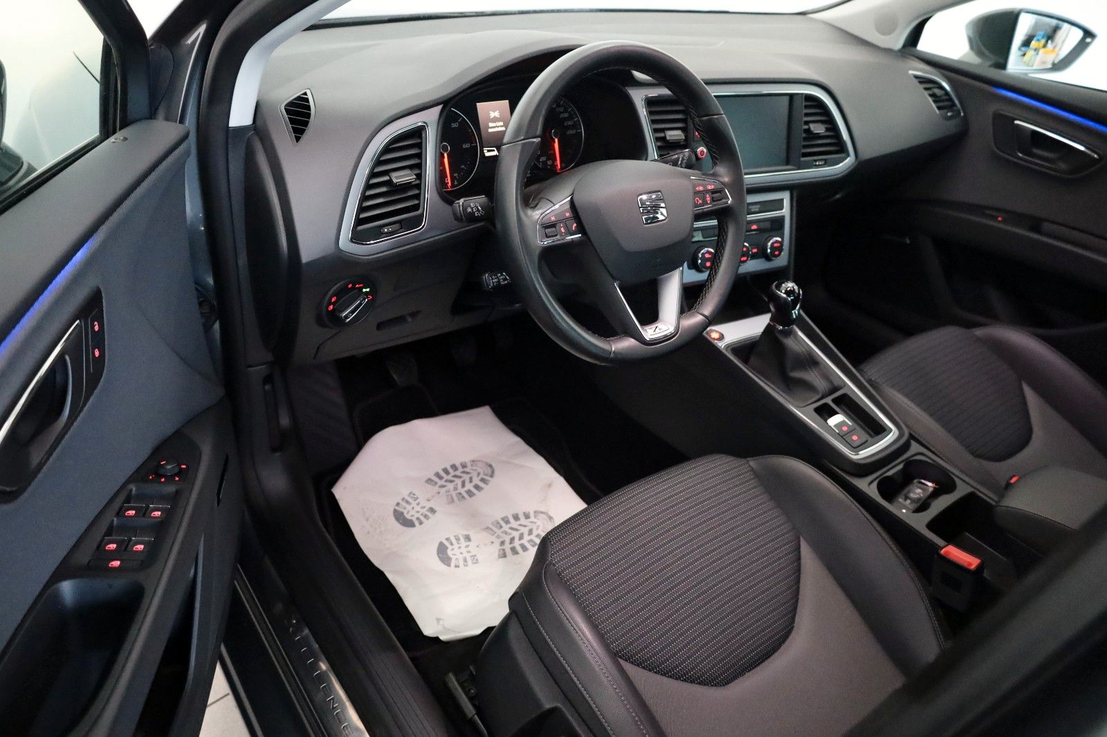 Fahrzeugabbildung SEAT Leon ST Xcellence T.Leder,Navi,LED,Apple CarPlay