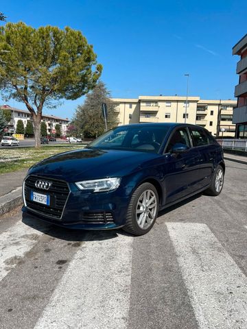 AUDI Audi A3 Sedan 35 TDI S tronic Business