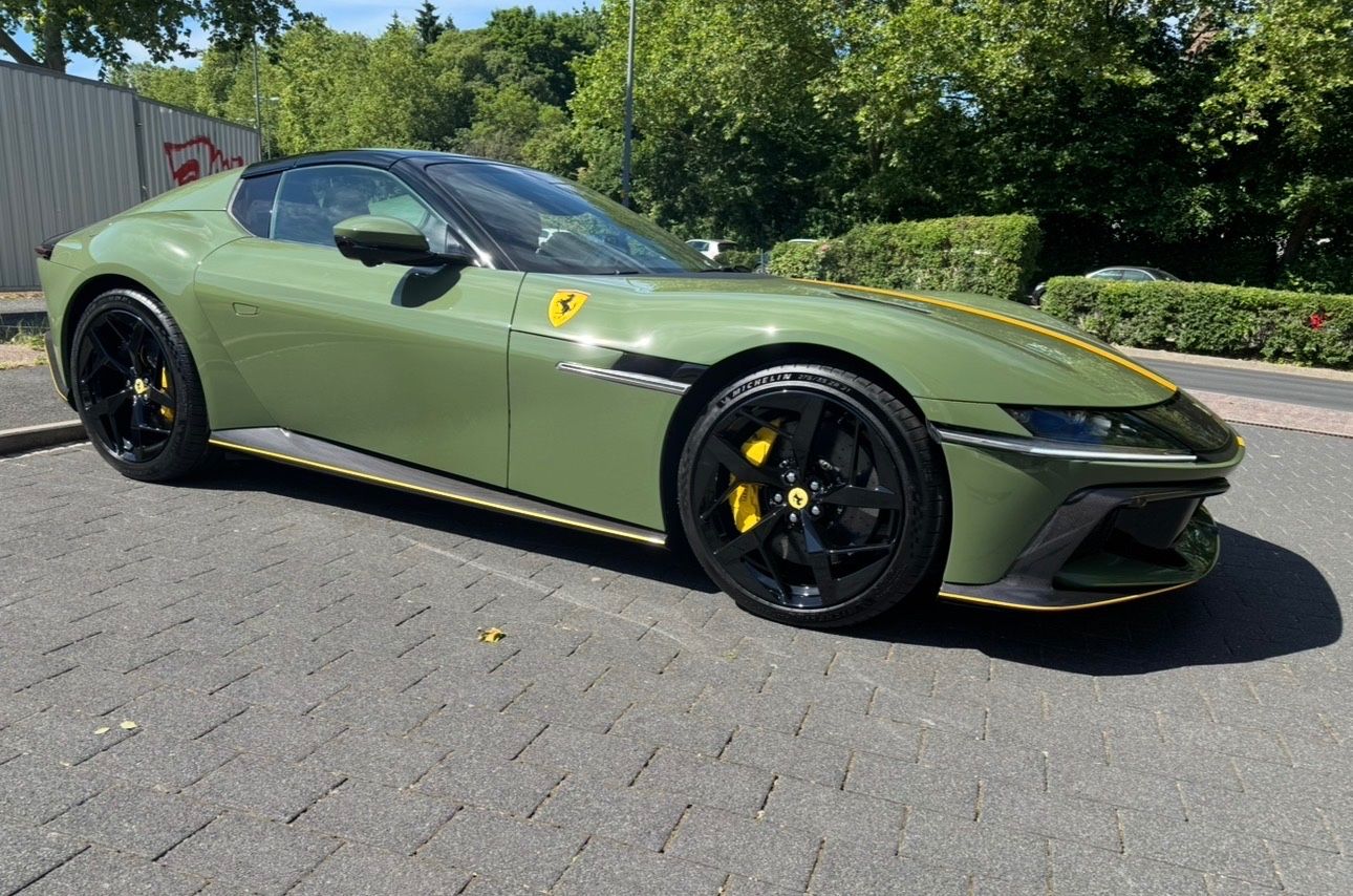 FERRARI 12Cilindri