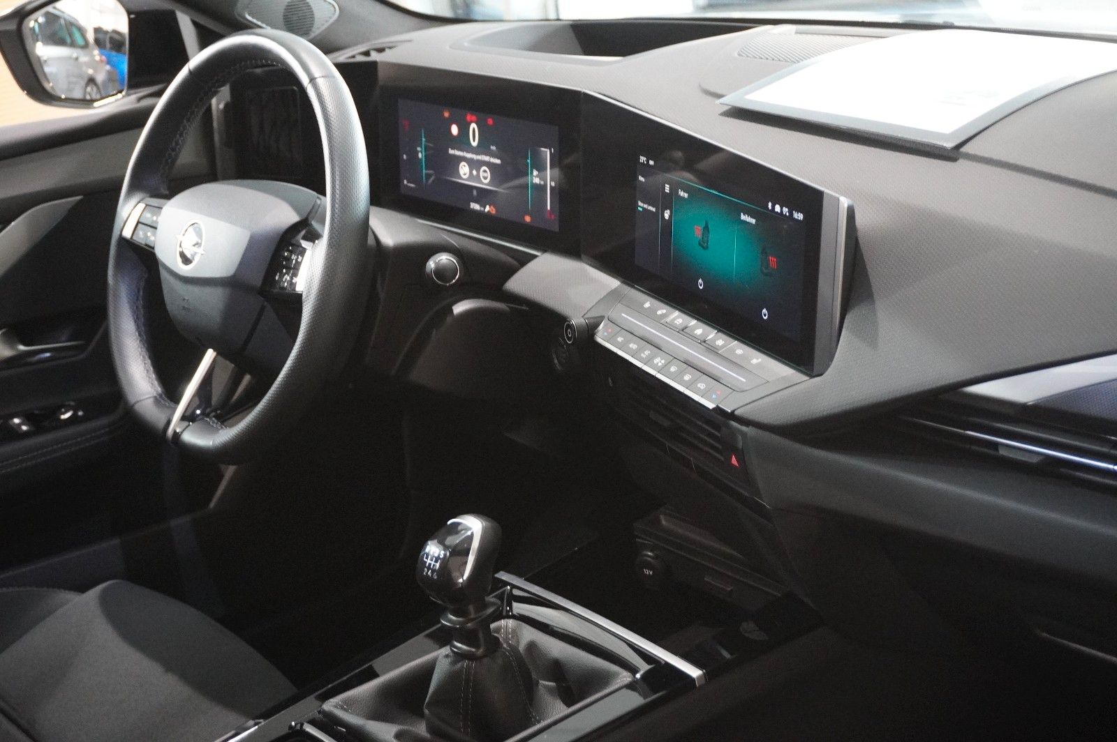 Fahrzeugabbildung Opel Astra L ST 1.2T GS SPORT NAVI/LED/360°/PANO/HUD