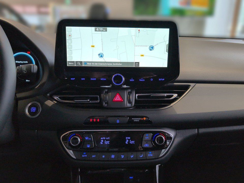 Fahrzeugabbildung Hyundai i30 1.5T-GDI AT ADVANTAGE PLUS-P PANO+NAVI+SHZ++