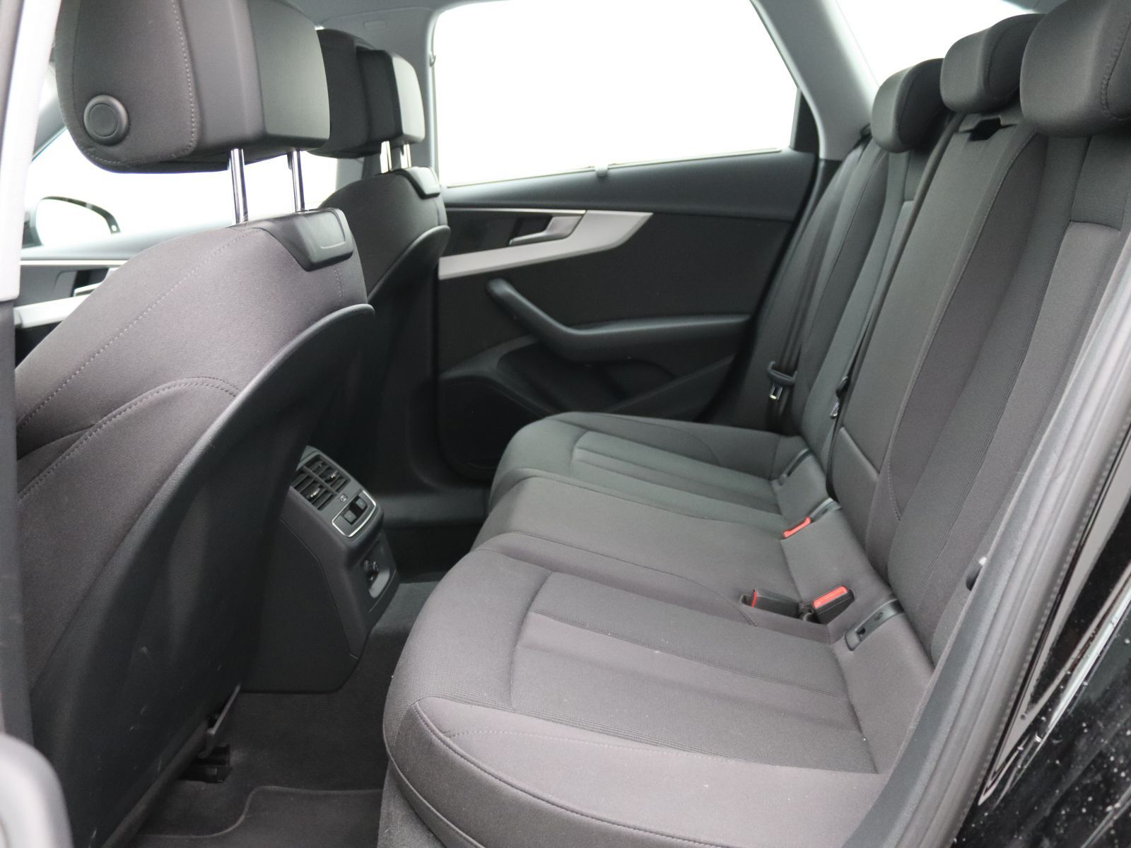 Audi A4 - Bild 10