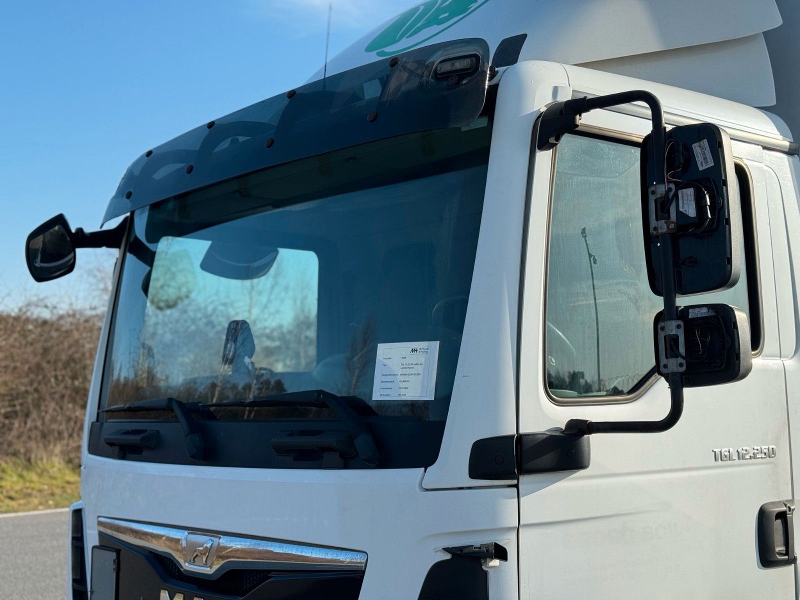 Fahrzeugabbildung MAN TGL 12.250 Koffer mit Ladebordwand AHK Seitentür