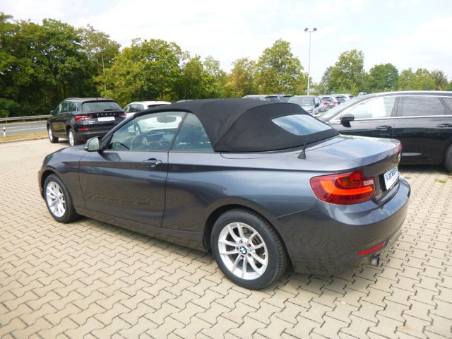 Fahrzeugabbildung BMW 218i Cabrio >NAV/PDC/Sitzheiz/Bluetooth
