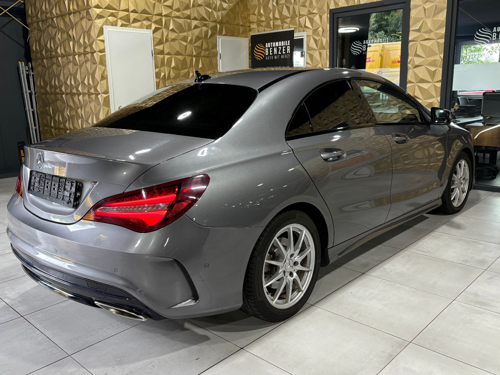 Fahrzeugabbildung Mercedes-Benz CLA 250/KAMERA/SHZ/NAVI/AMG-LINE/KLIMA/TEMPOMAT