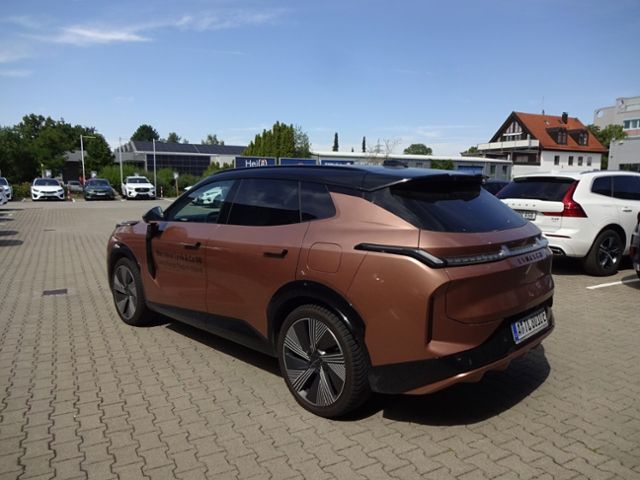Lynk & Co 08