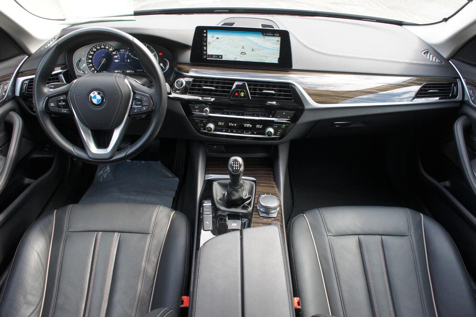 BMW 520d Limousine Luxury-Line *LED*NAVI*KAMERA*AHK*