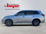 Mitsubishi Outlander Plug-in Hybrid 2.4 TOP 4WD AHK - Mitsubishi Outlander: 2.2
