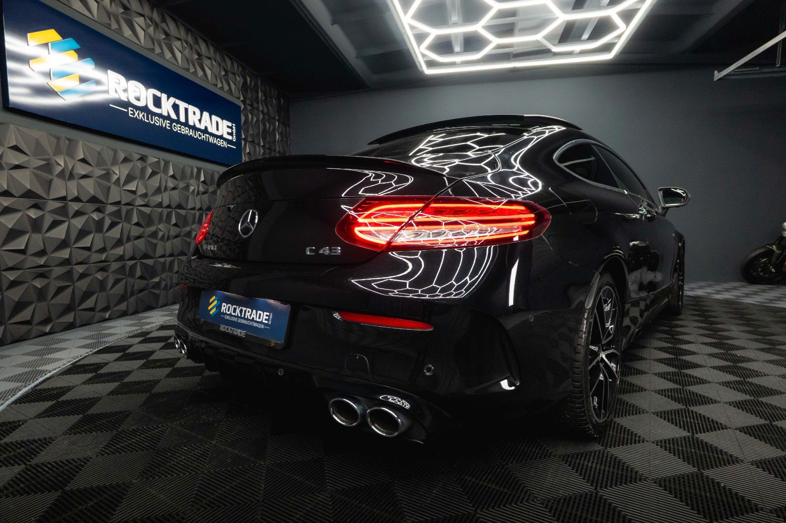 Fahrzeugabbildung Mercedes-Benz C 43 AMG Coupe 4Matic*LED*Virtual*Pano*Burmester