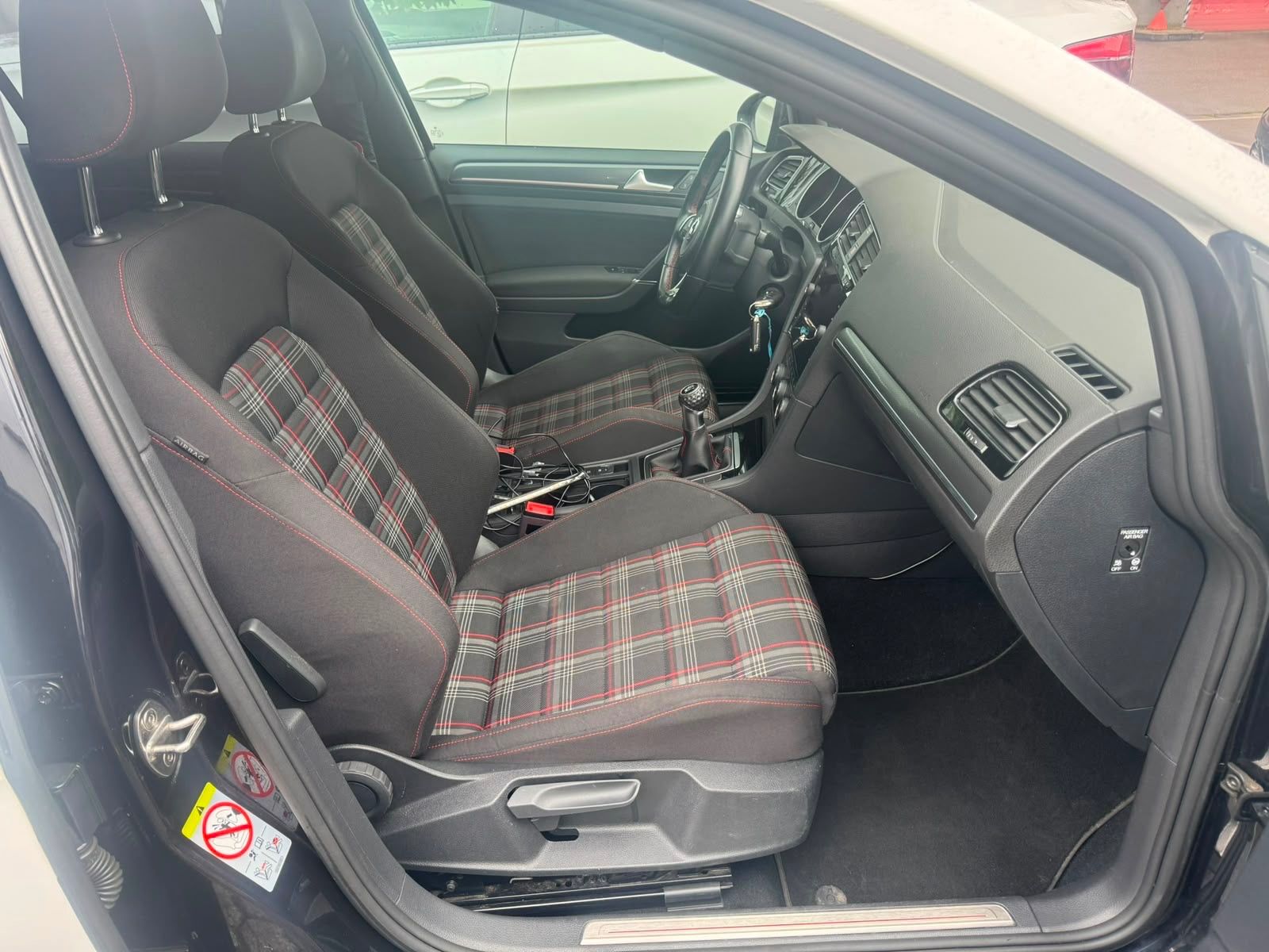 Fahrzeugabbildung Volkswagen Golf VII Lim. GTI BMT/Start-Stopp
