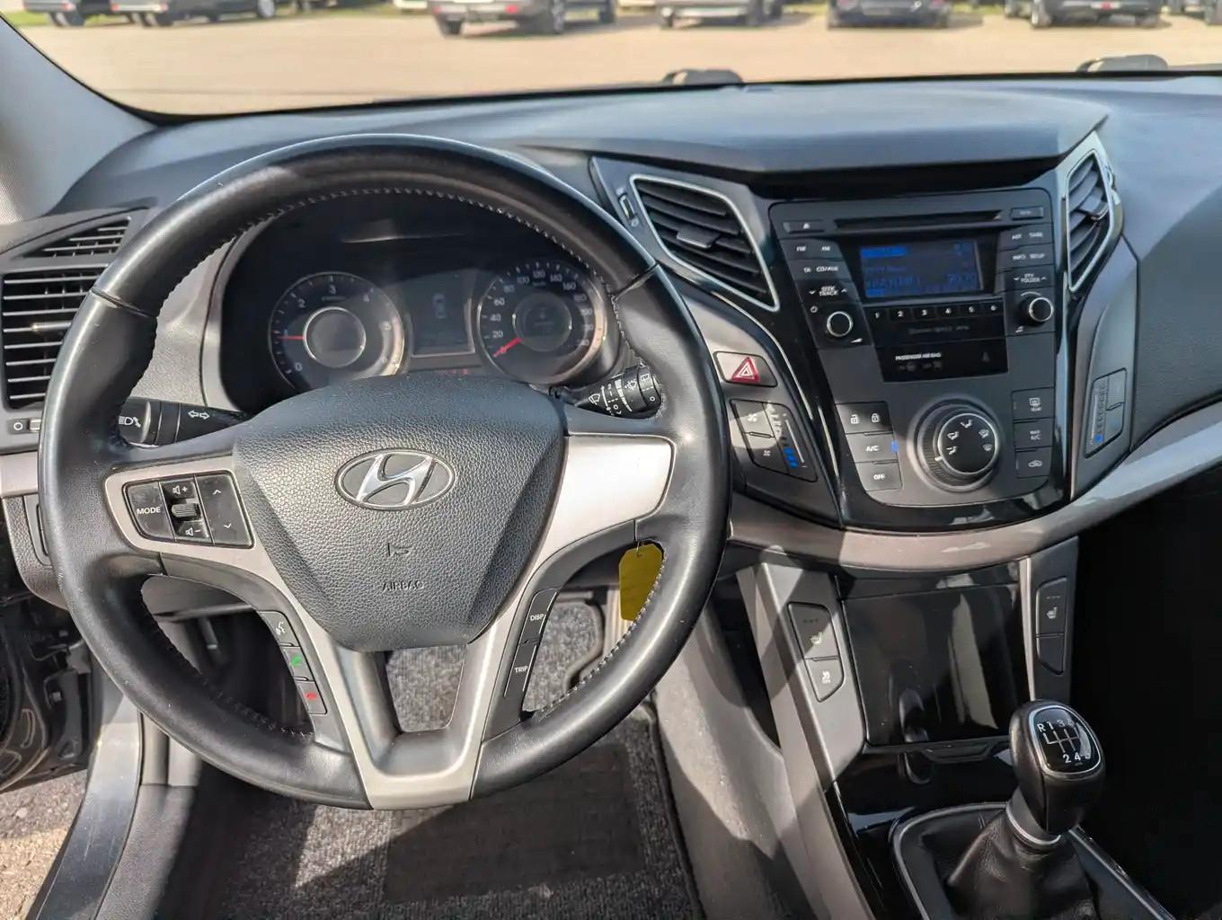 Hyundai i40 2013 — photo 14