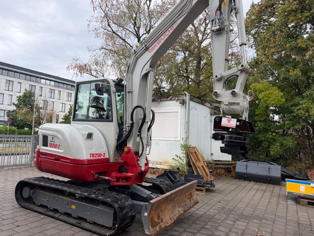 Takeuchi TB250-2V3Powertilt  opt. Rotor als Sandwich